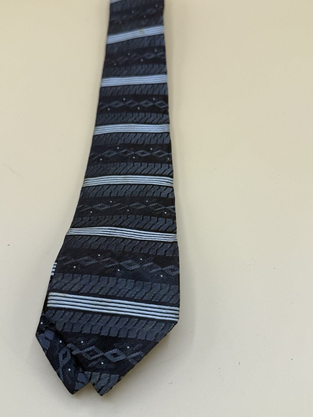 Vintage Penneys Towncraft Skinny Tie Gray Geometric Stripe Rayon Necktie